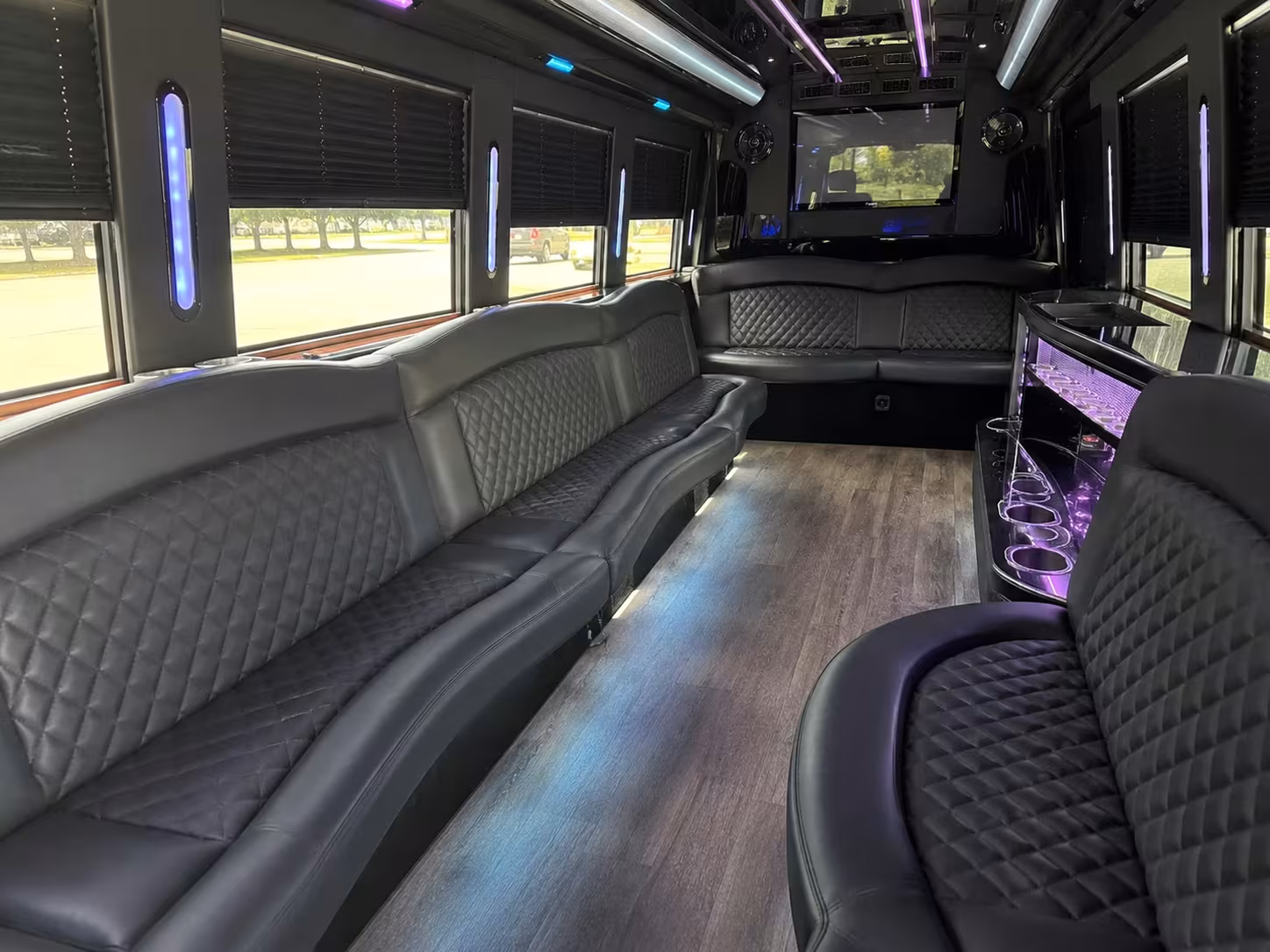 quincy bridal party bus rentals to united first parish church
