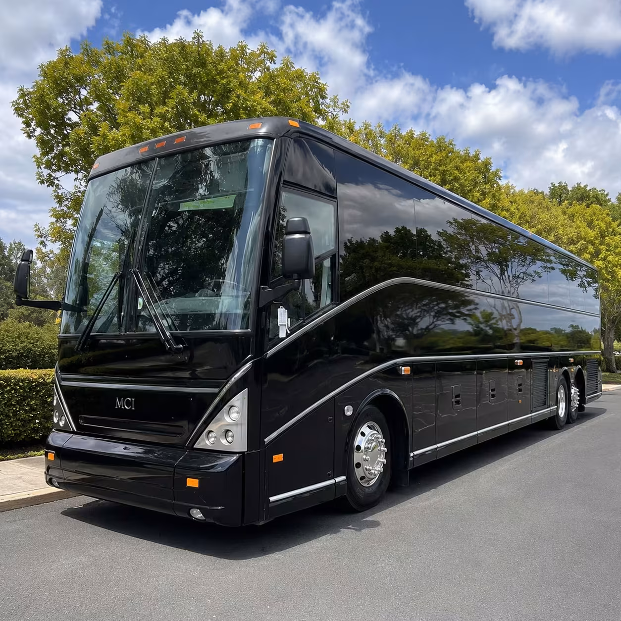 quincy employee shuttle buses for daily commutes