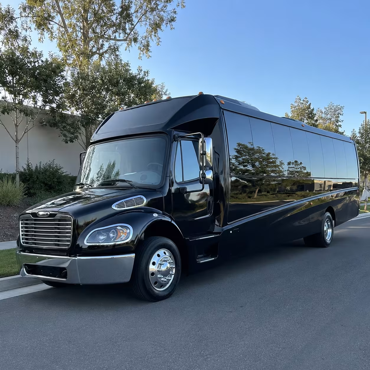 quincy minibus rentals for south shore music circus shows